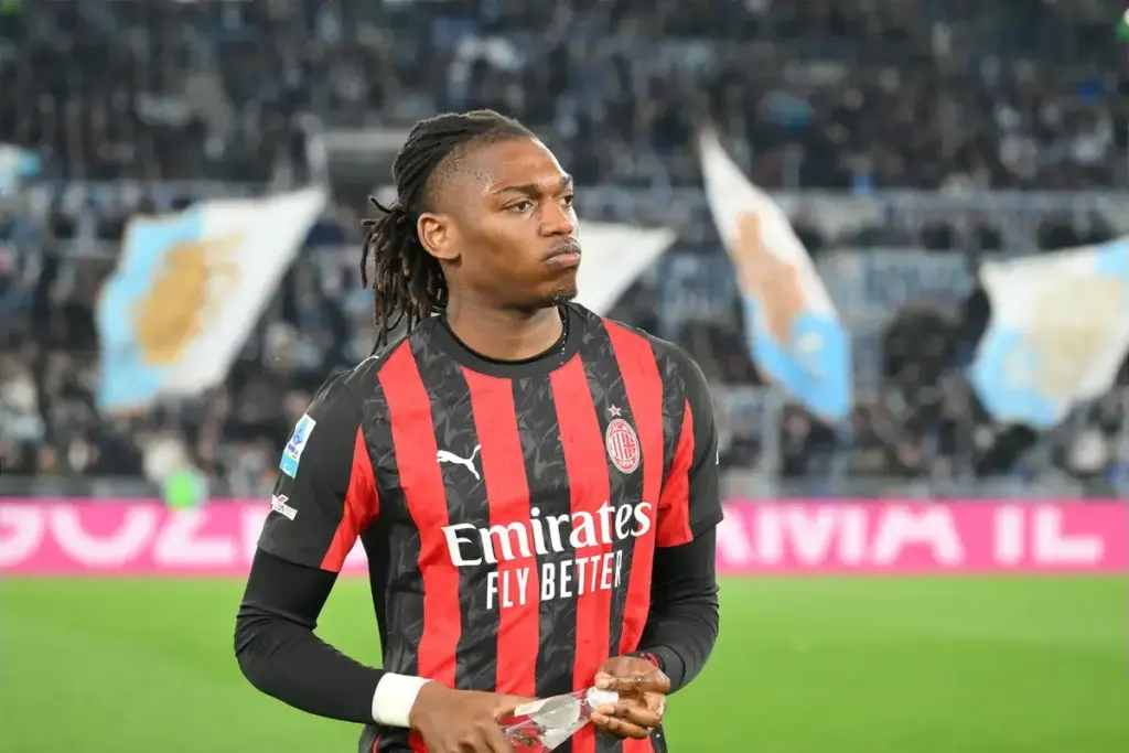 Chelsea handed chance to sign Rafael Leao for bargain fee