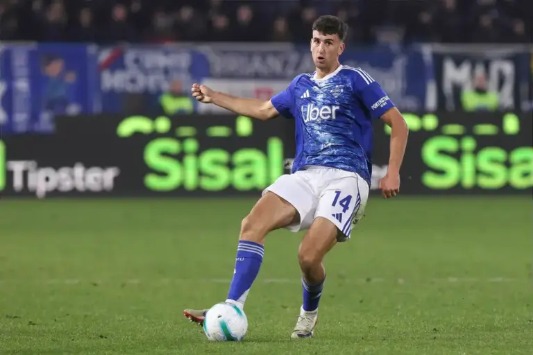 Chelsea looking to sign former Real Madrid centre-back