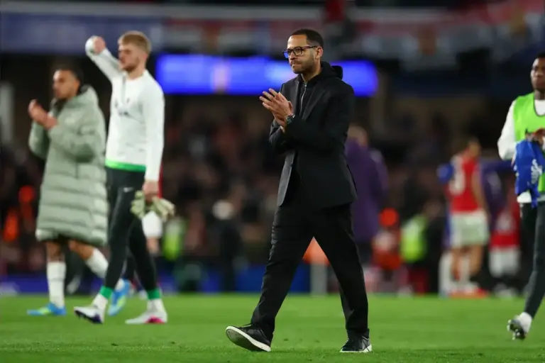 What Chelsea fans said to Liam Rosenior at full-time after loss vs Man Utd