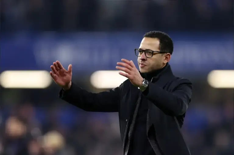 Chelsea insider drops update on Liam Rosenior replacement
