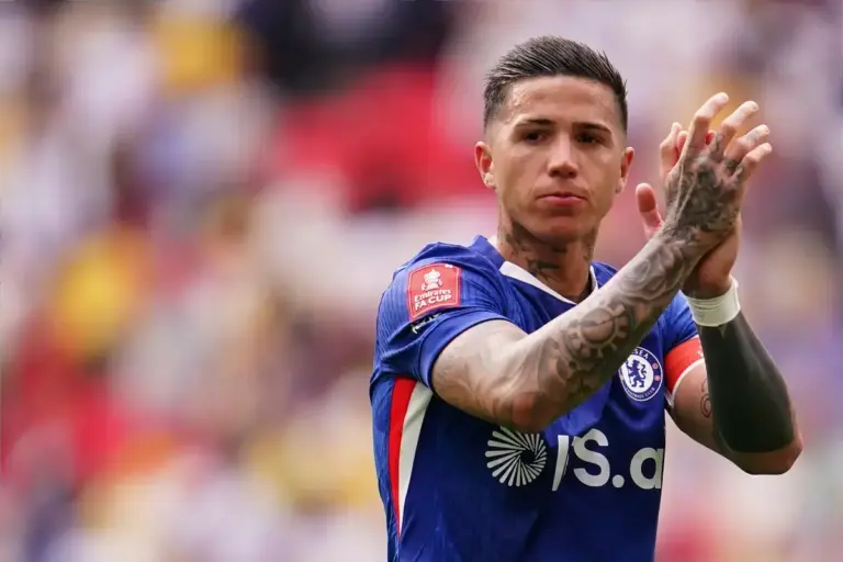 Chelsea make firm Enzo Fernandez call if £120m deadline passes