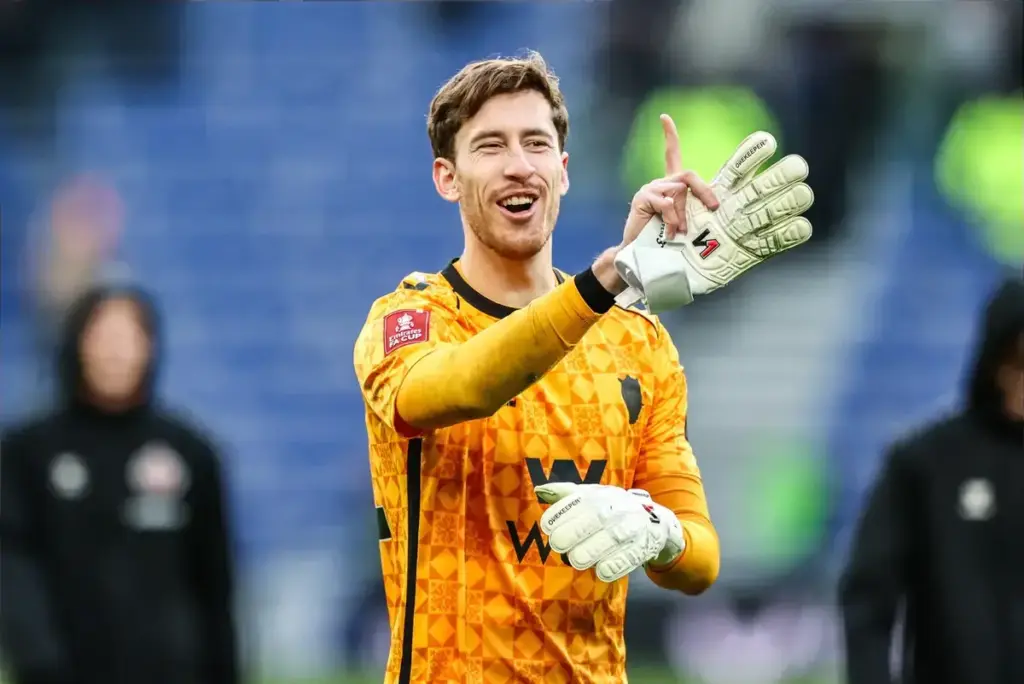Chelsea preparing £60m offer for Premier League goalkeeper