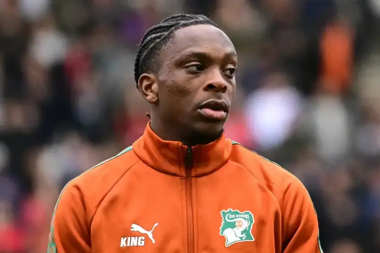 Chelsea and Man Utd favourites to sign €50m complete midfielder