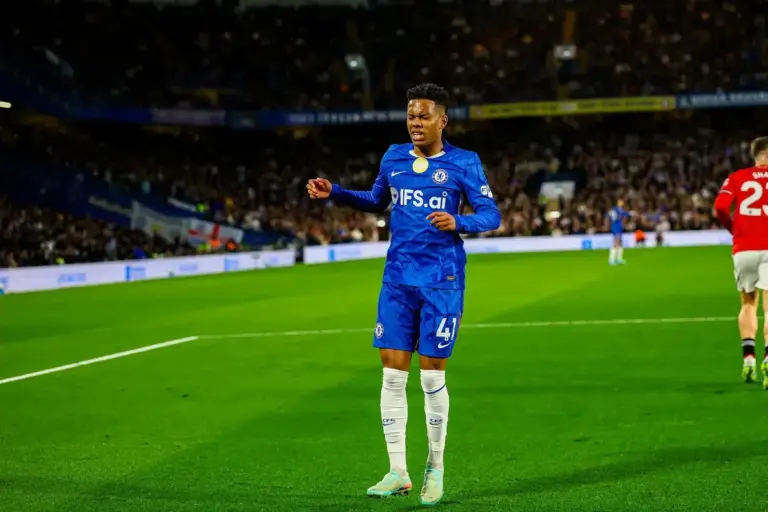 Chelsea News Today: Estevao and Enzo Fernandez injury, fan anger & Cole Palmer’s future