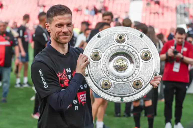 Chelsea handed Liverpool problem by Xabi Alonso