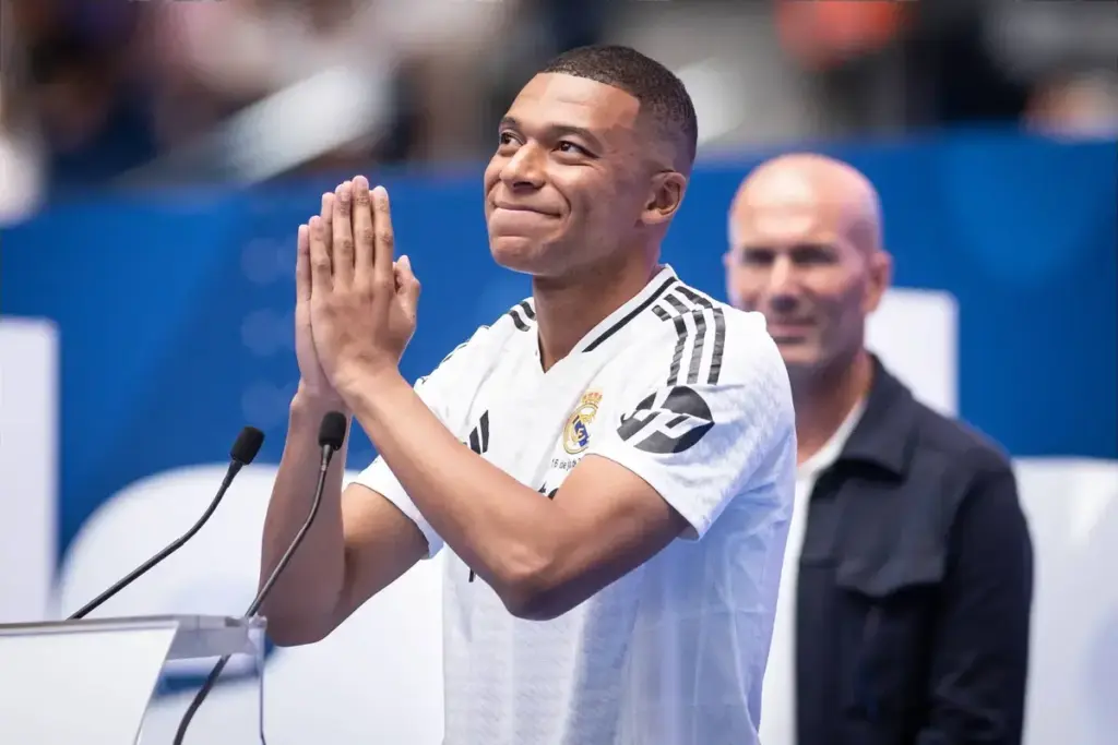 Kylian Mbappe tipped to make blockbuster Chelsea transfer move
