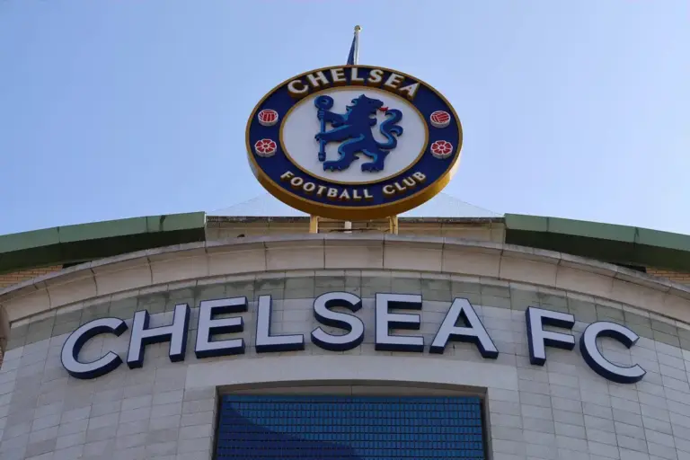 Chelsea in talks with world-class centre-back over contract