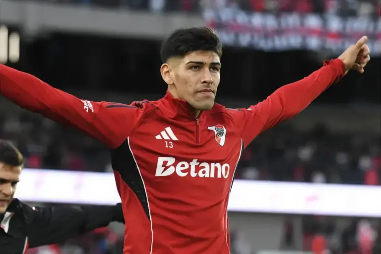 Chelsea leading race to sign Argentine international centre-back