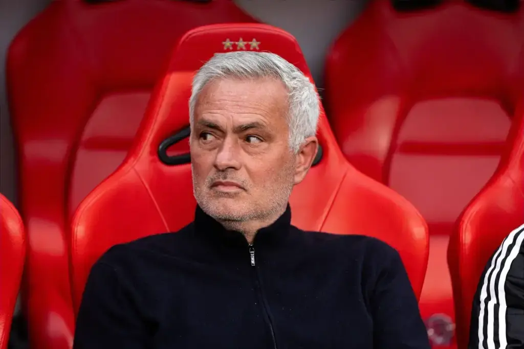 ‘In charge of everything’ – Jose Mourinho tipped for Chelsea return