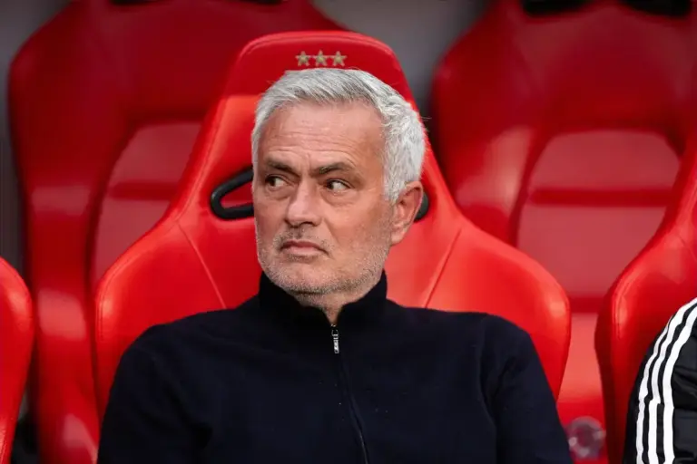 ‘In charge of everything’ – Jose Mourinho tipped for Chelsea return