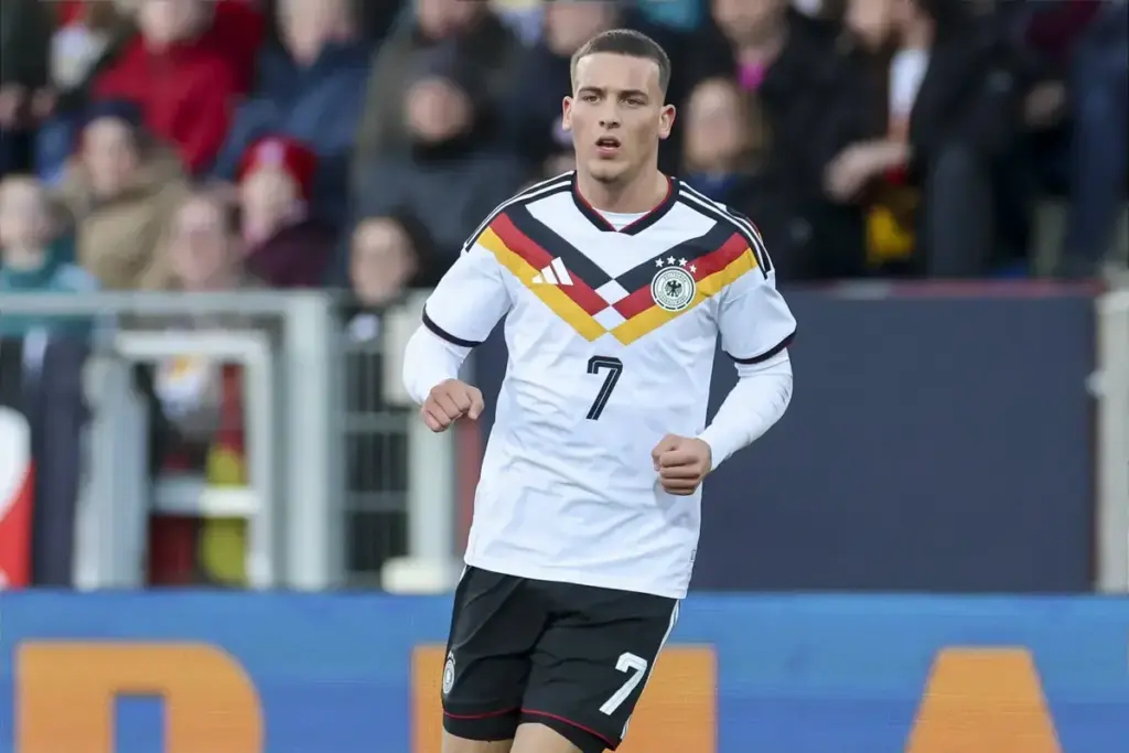 Chelsea leading race to sign German winger ahead of Brighton