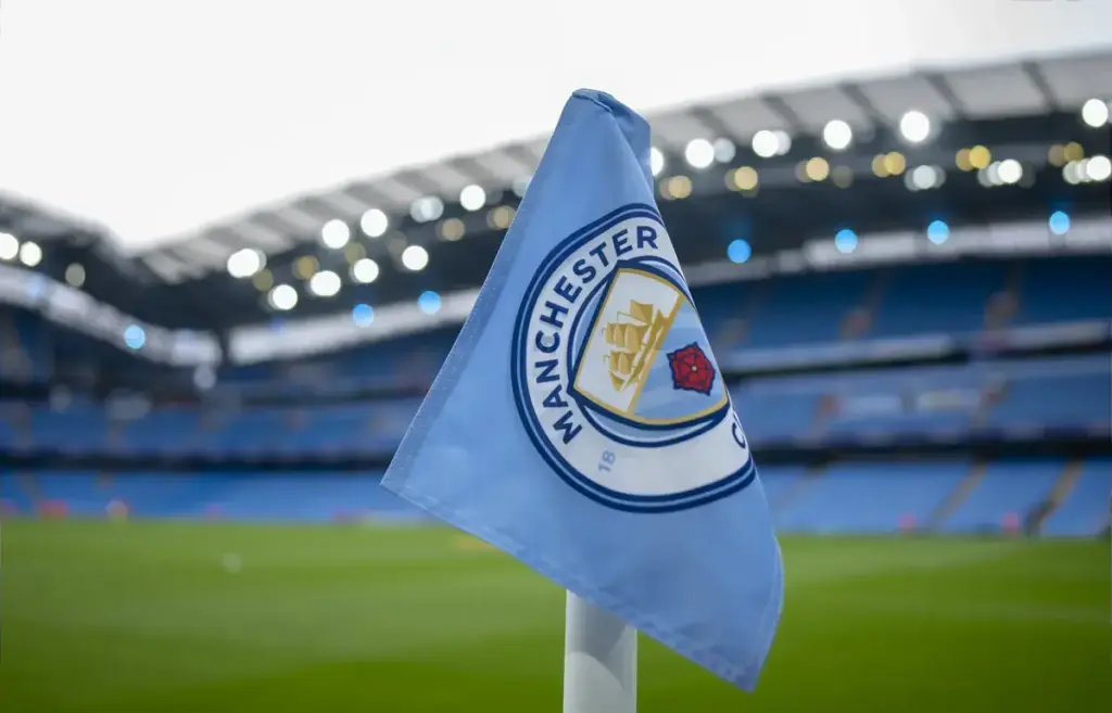 Chelsea make contact to sign Manchester City defender