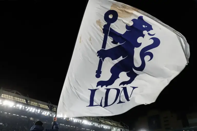 Chelsea hold meeting with agents of £80m Premier League winger