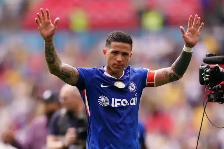 Chelsea’s £120m Enzo Fernandez stance piles pressure on Man City