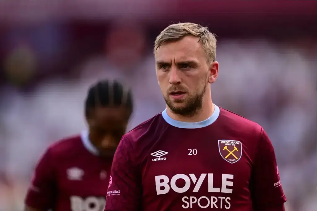Jarrod Bowen drops hint on future plans amid Chelsea links
