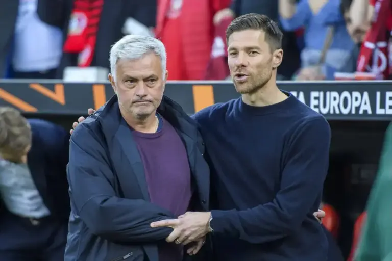 Chelsea boost as Jose Mourinho ready to let Xabi Alonso favourite leave