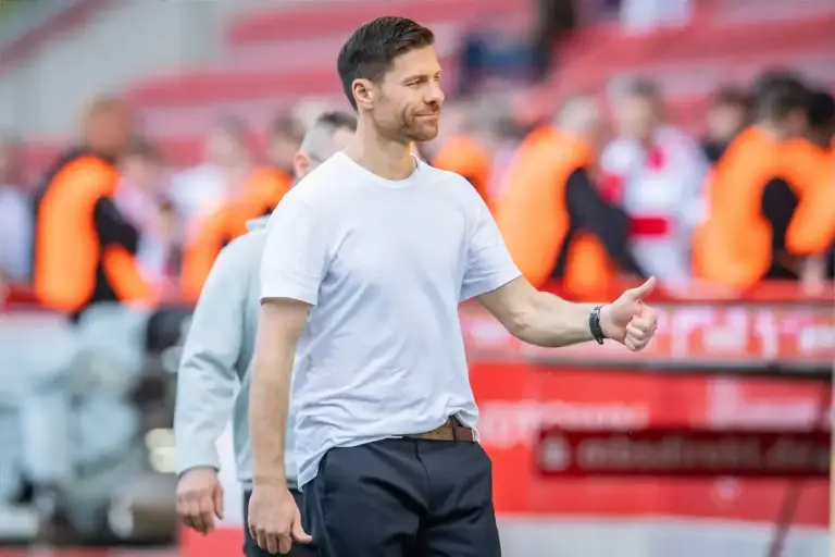 Player confirms he has spoken to Xabi Alonso amid Chelsea transfer rumours