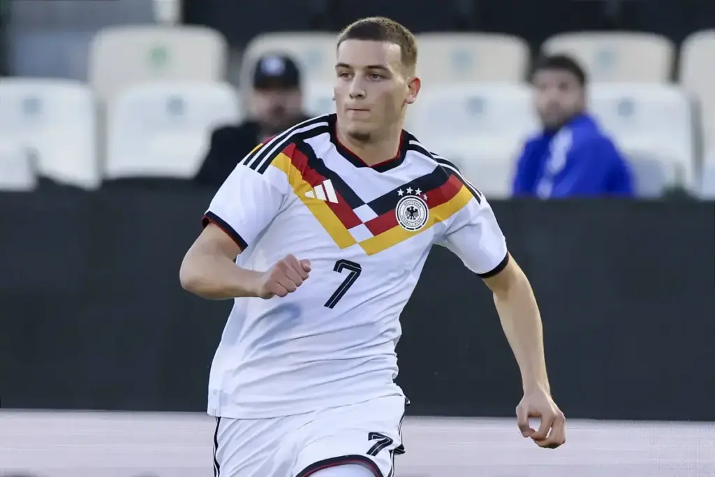 German winger hands Chelsea transfer boost, rejects London rivals