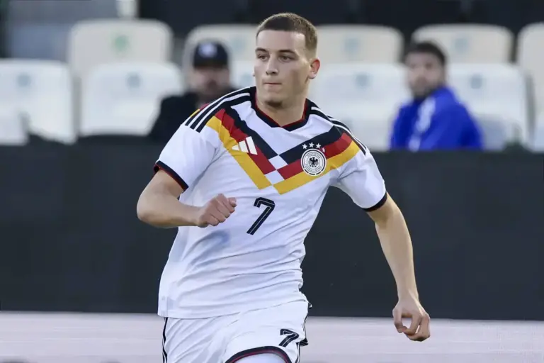 German winger hands Chelsea transfer boost, rejects London rivals