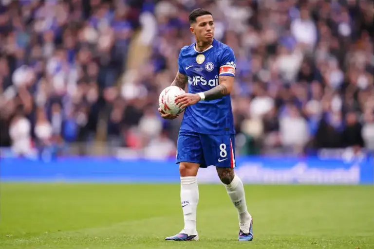 Chelsea approve £125m-plus Enzo Fernandez sale to Manchester City