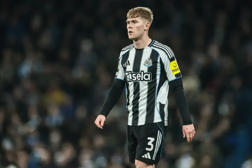Chelsea learn Lewis Hall decision as Man Utd push grows