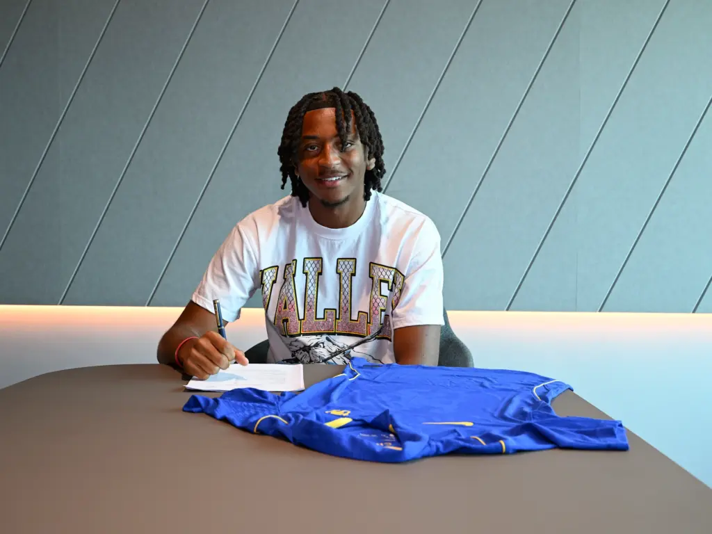 Dante Waite Signs First Professional Chelsea Contract