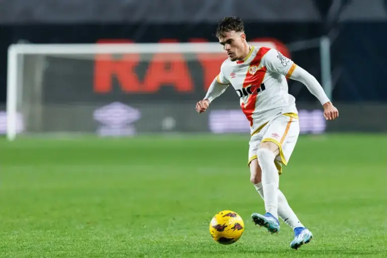 Chelsea In Talks To Sign Rayo Vallecano Defender Pep Chavarria