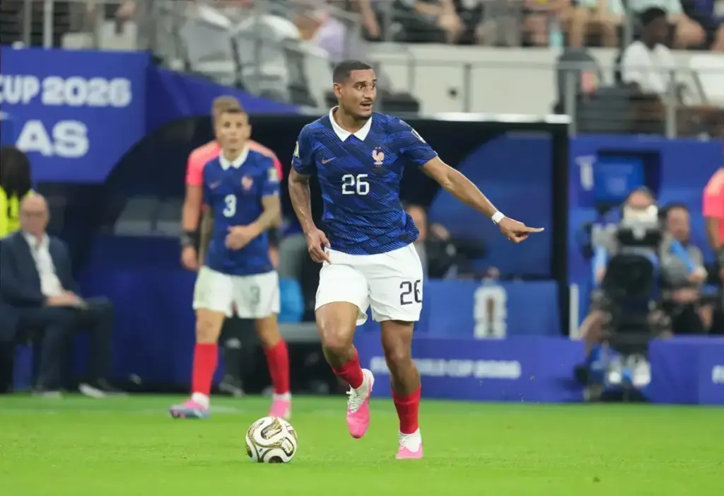 Chelsea told to pay sizeable fee after Maxence Lacroix interest