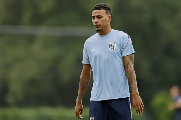 ‘Crazy money’ – Chelsea’s Rogers deal questioned by Merson
