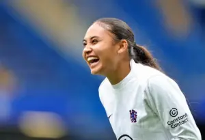 Chelsea make four changes as new captain misses WSL opener