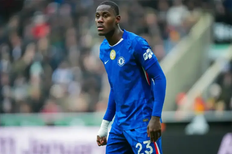 Trevoh Chalobah Como Bid Gives Chelsea Early Xabi Alonso Transfer Test