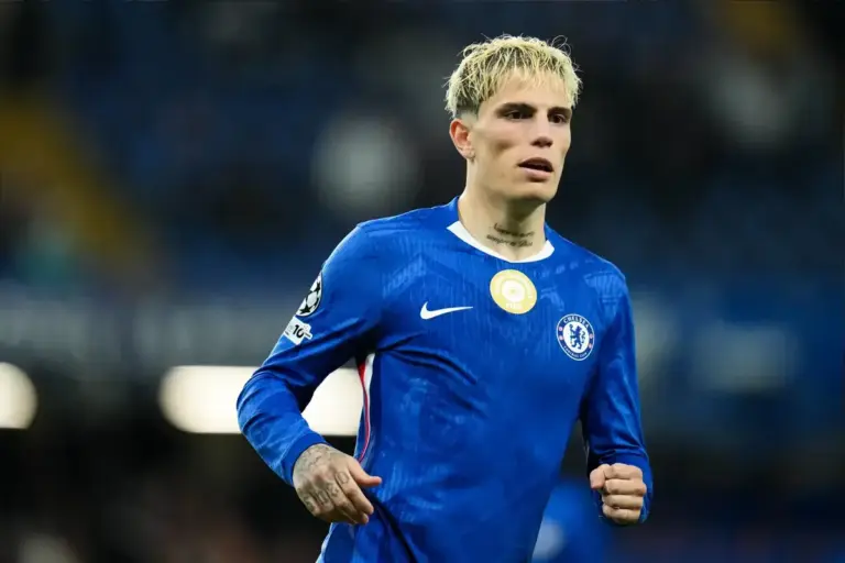 Chelsea hit by fresh Garnacho blow as Napoli close transfer door