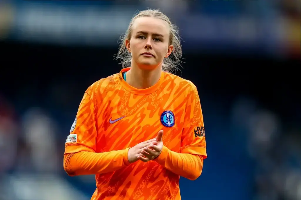 ‘Dream club’ – Chelsea officially announce Hannah Hampton contract extension