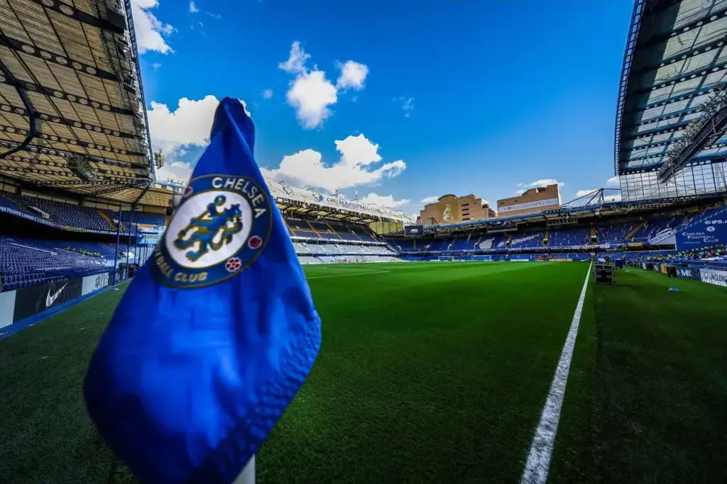 Chelsea officially announce new contract for academy midfielder