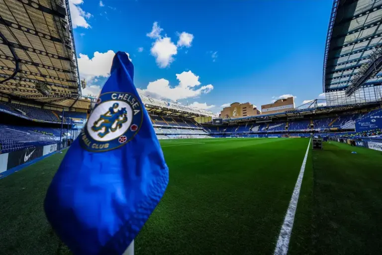 Chelsea officially announce new contract for academy midfielder
