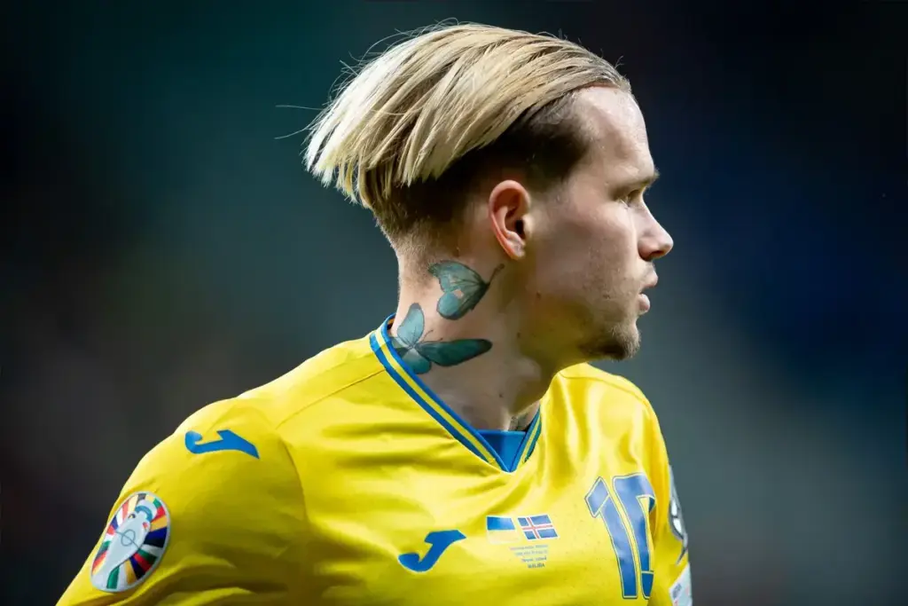 Chelsea receive three Premier League approaches for £89m winger