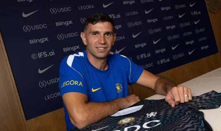 Chelsea complete £7.5m Emi Martinez signing as new No.1 arrives