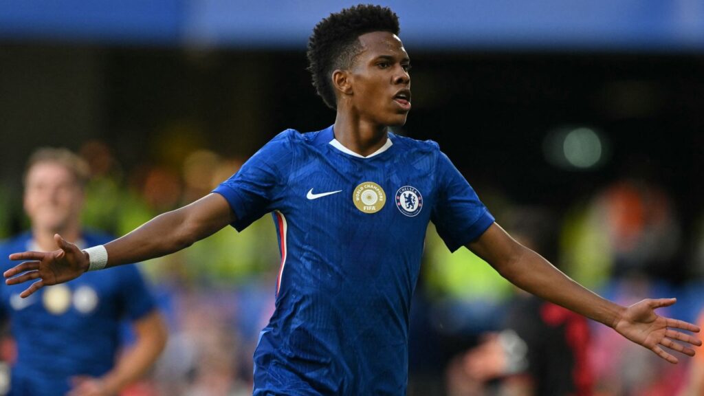 Estevao Willian in a Chelsea home kit.