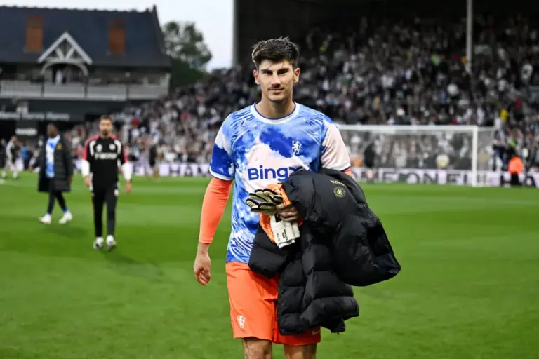 Mike Penders clean sheet complicates Chelsea’s Emi Martinez plan