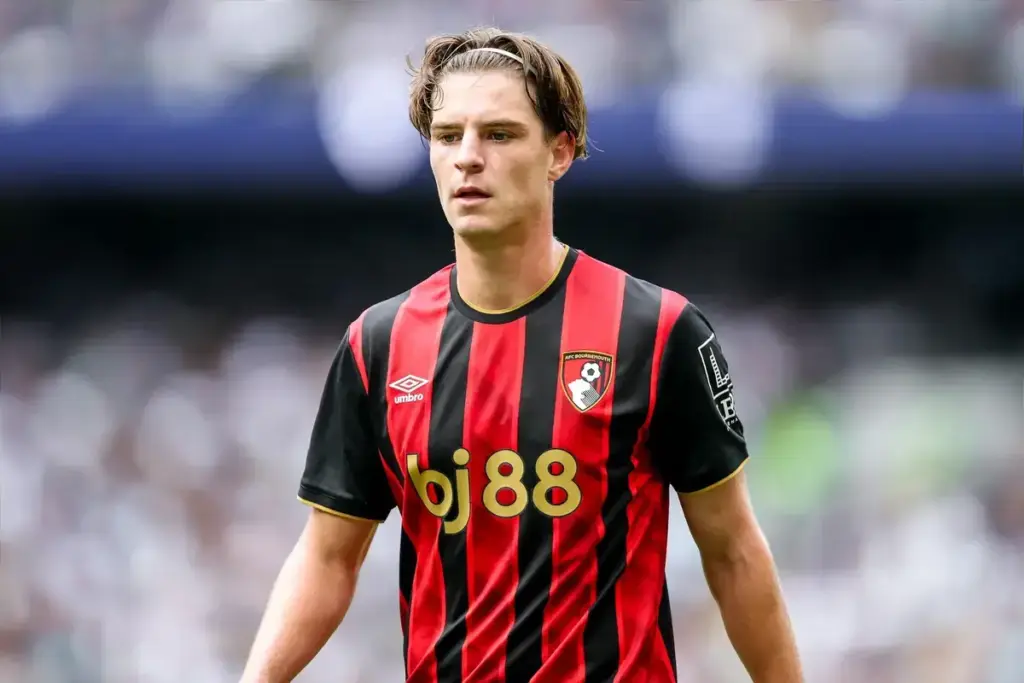 Chelsea consider £85m Alex Scott move if Enzo Fernandez leaves