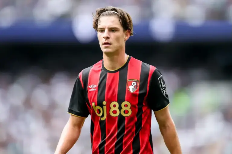 Chelsea consider £85m Alex Scott move if Enzo Fernandez leaves