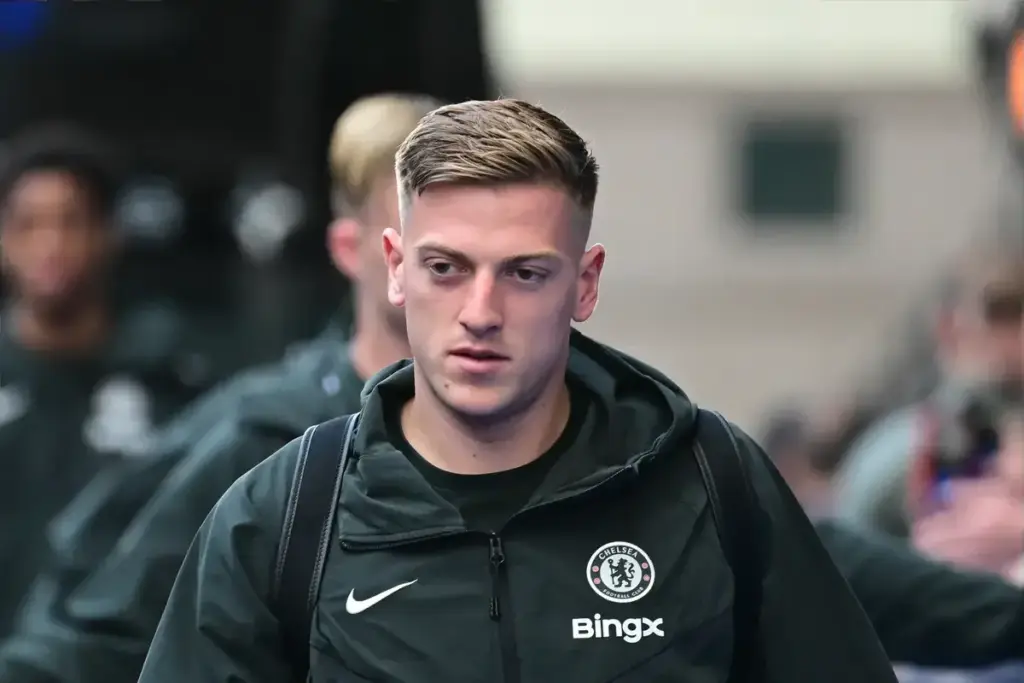 Chelsea strip £50m Liam Delap of No 9 as exit pressure grows